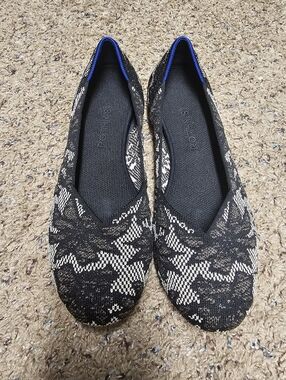 9.5 Rothy's Black & Cream Lace Round Toe Flats